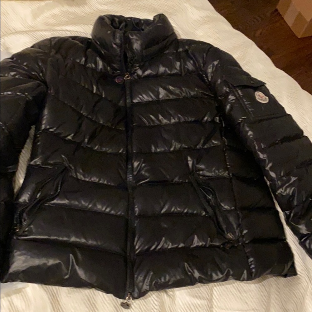 Short Moncler puffer 💗